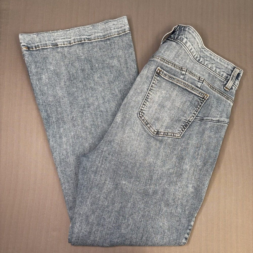 Torrid Bombshell High Rise Flare Jeans Light Wash Acid Wash Stretch 16 Short